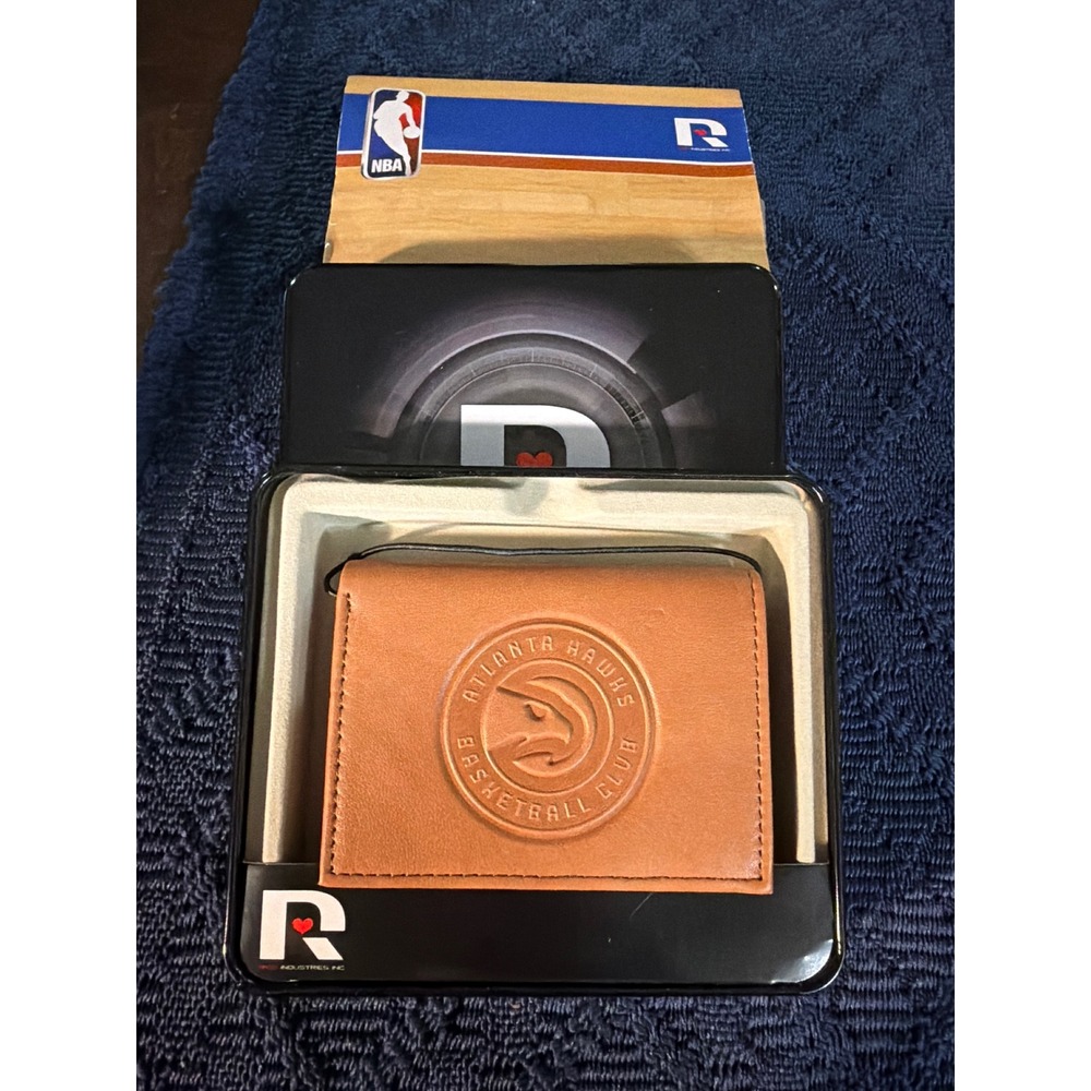 Atlanta Hawks NBA Rico Industries Tan Genuine Leather Trifold Wallet in Tin